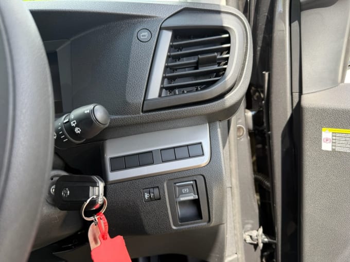 2025 Vauxhall Vivaro-e Life