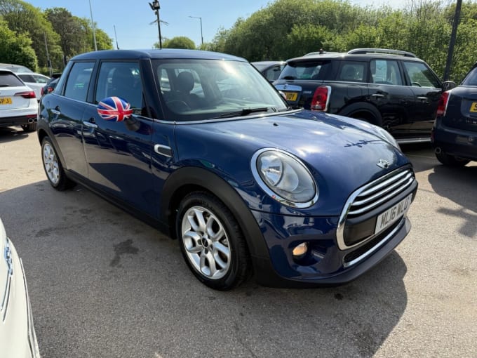 2025 Mini Hatch