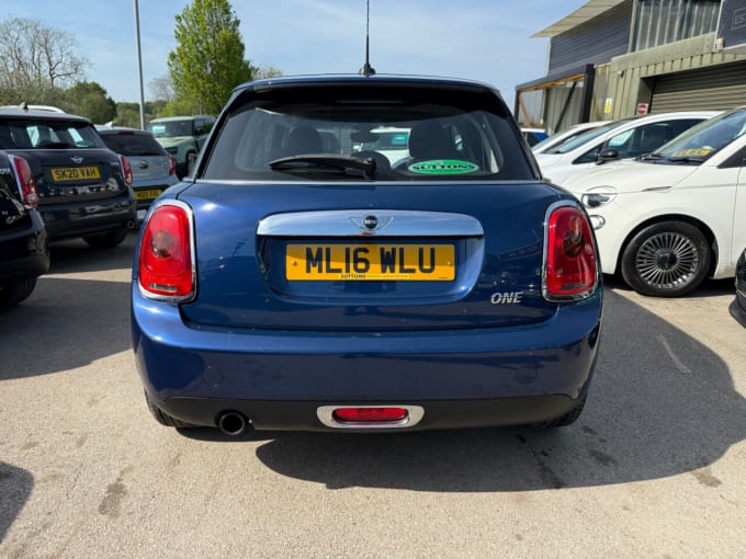 2025 Mini Hatch