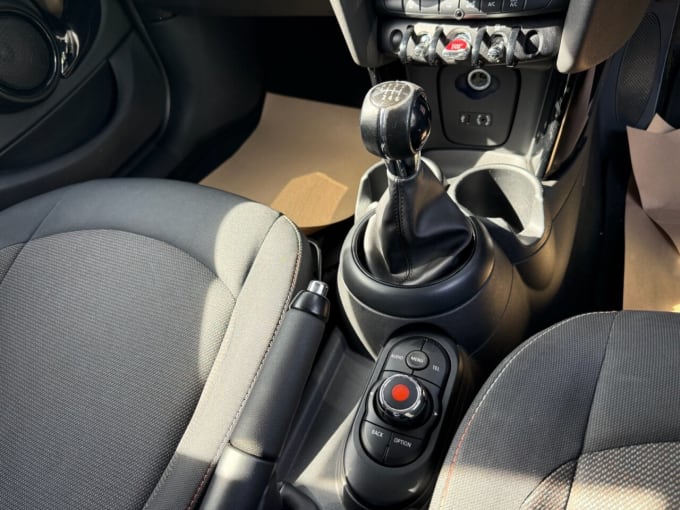 2025 Mini Hatch