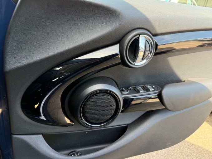 2025 Mini Hatch