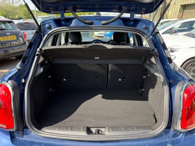 2025 Mini Hatch