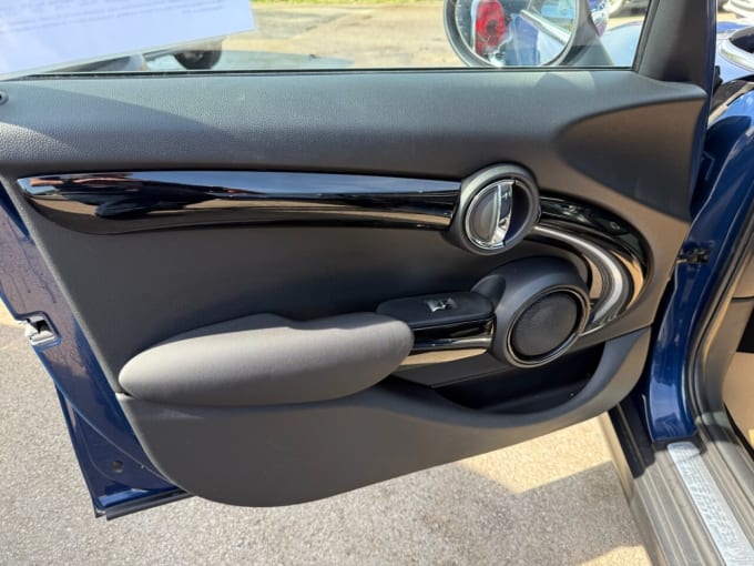 2025 Mini Hatch