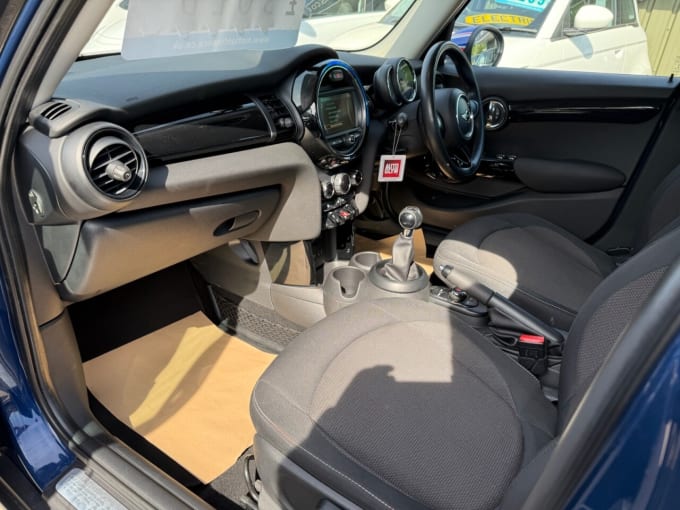 2025 Mini Hatch