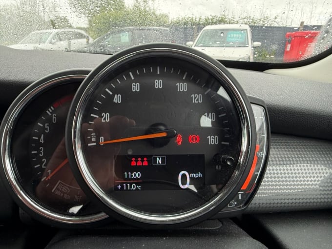 2025 Mini Hatch