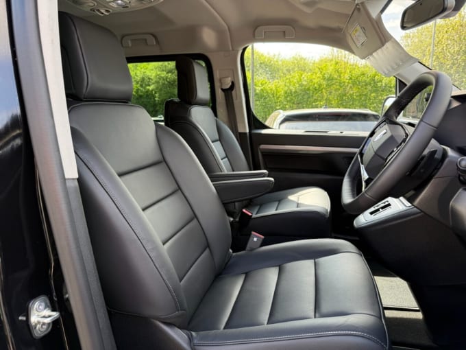 2025 Peugeot E- Traveller