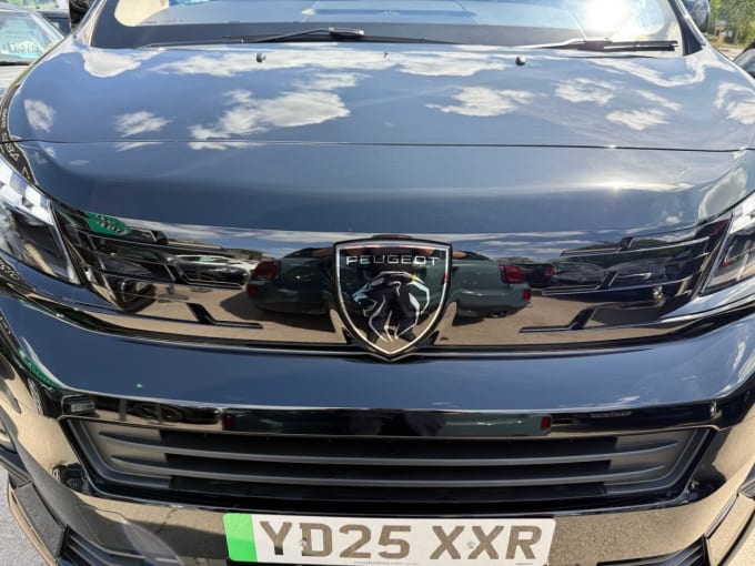 2025 Peugeot E- Traveller