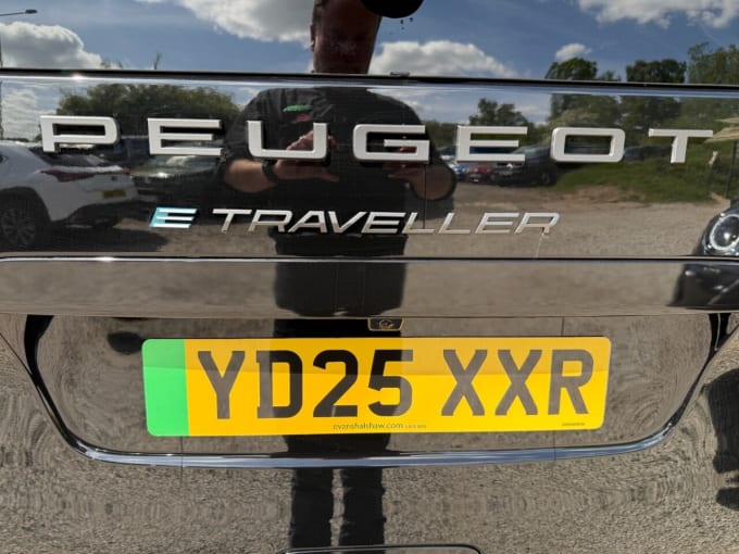 2025 Peugeot E- Traveller