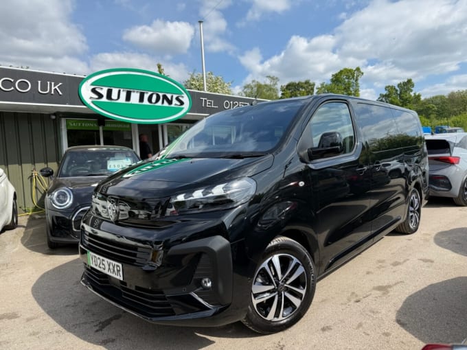 2025 Peugeot E- Traveller