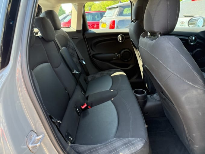 2025 Mini Hatch