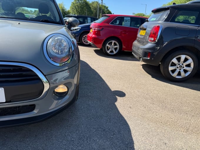 2025 Mini Hatch