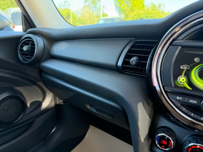 2025 Mini Hatch