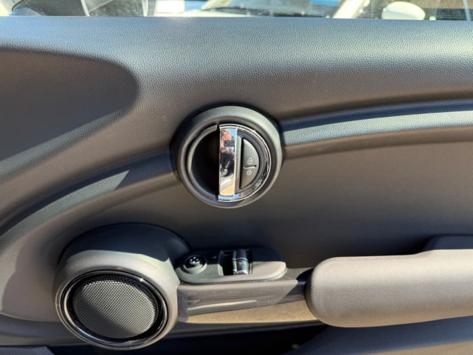 2025 Mini Hatch