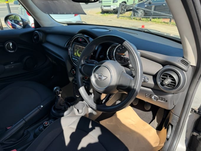 2025 Mini Hatch