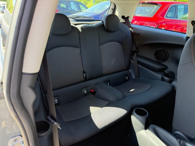 2025 Mini Hatch