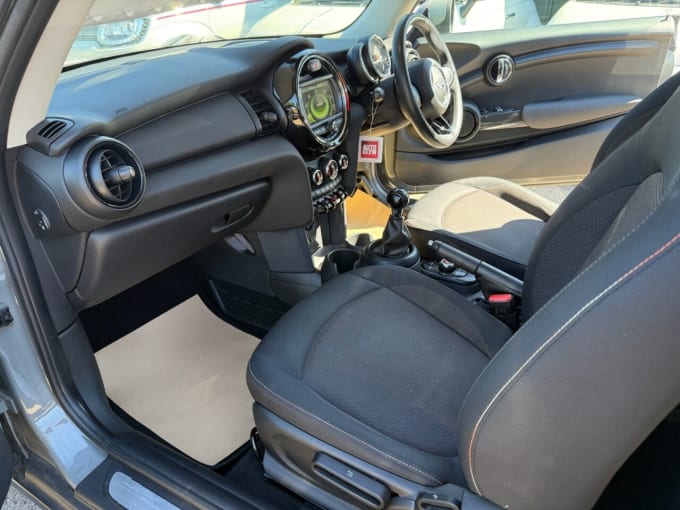 2025 Mini Hatch