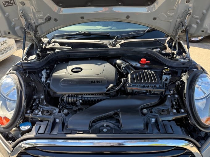 2025 Mini Hatch