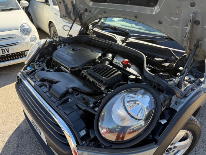 2025 Mini Hatch