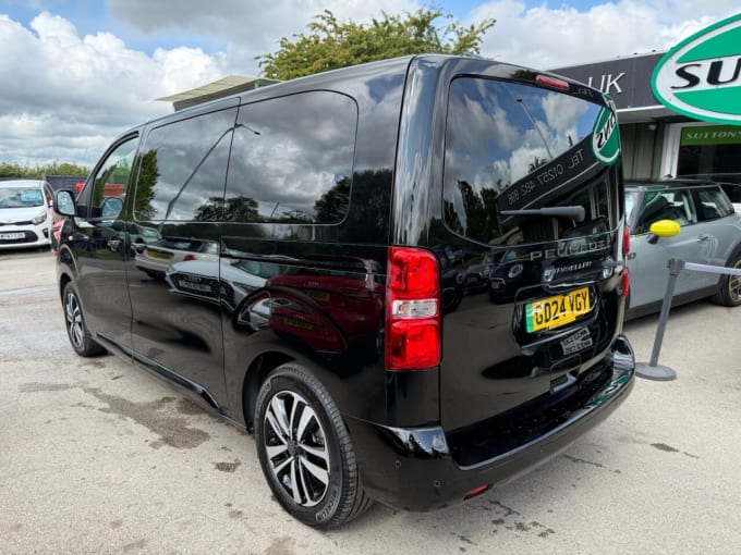 2025 Peugeot E- Traveller