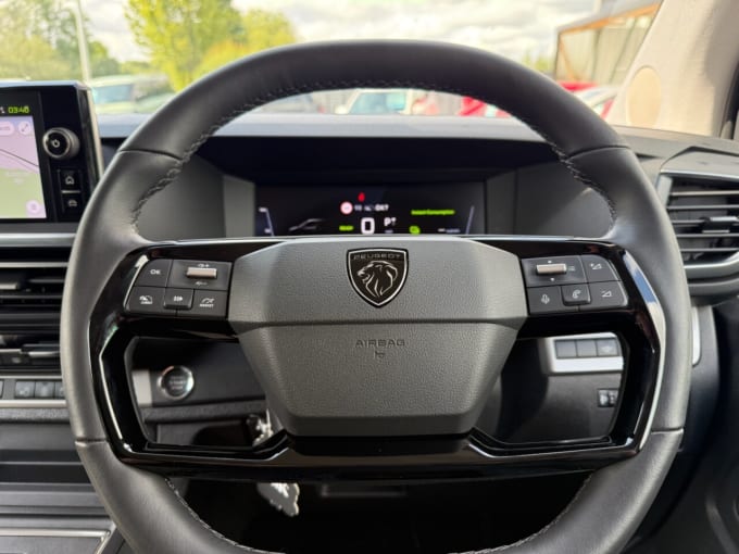 2025 Peugeot E- Traveller