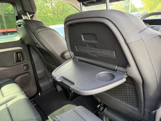 2025 Peugeot E- Traveller