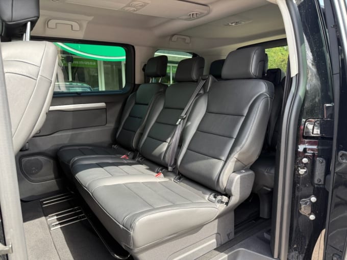 2025 Peugeot E- Traveller
