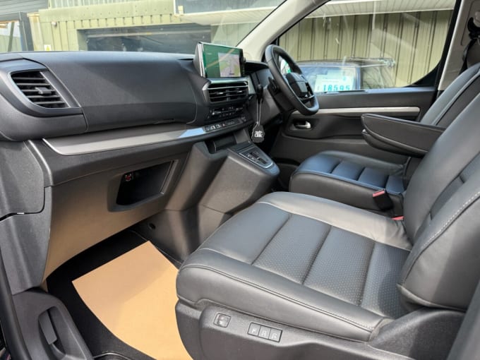 2025 Peugeot E- Traveller