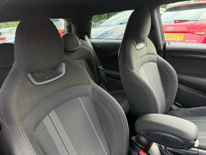 2025 Mini Hatch