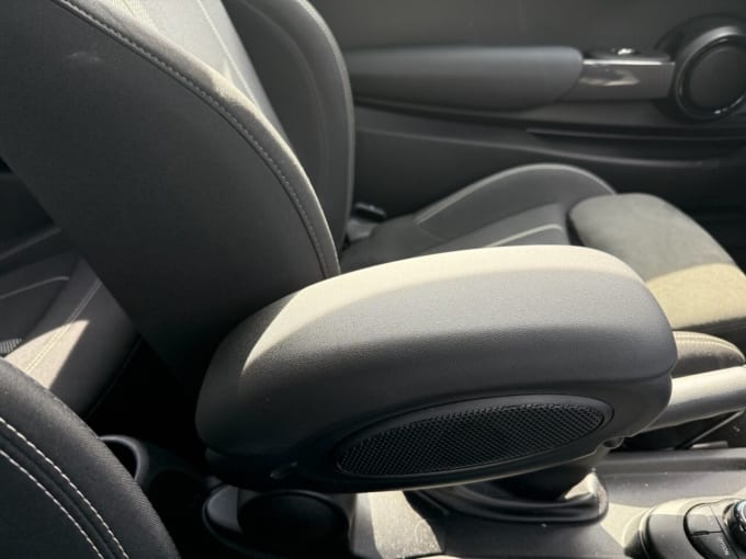 2025 Mini Hatch