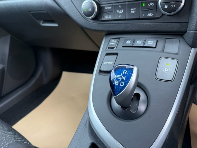2025 Toyota Auris