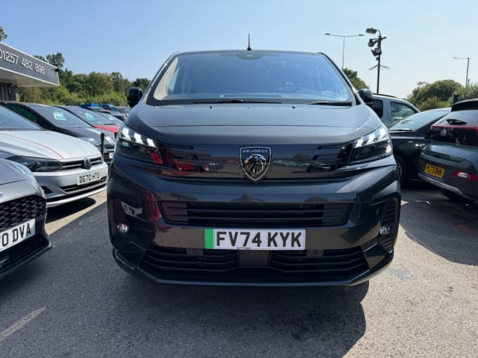 2025 Peugeot E- Traveller