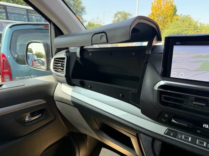 2025 Peugeot E- Traveller
