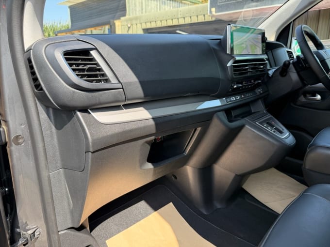 2025 Peugeot E- Traveller