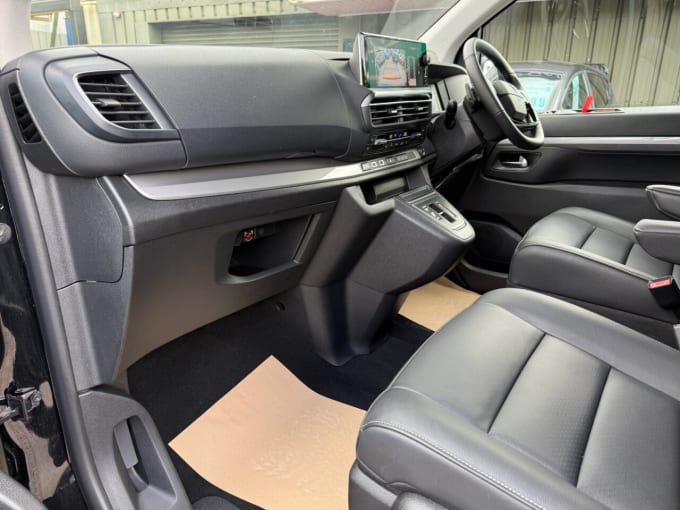 2025 Peugeot E- Traveller