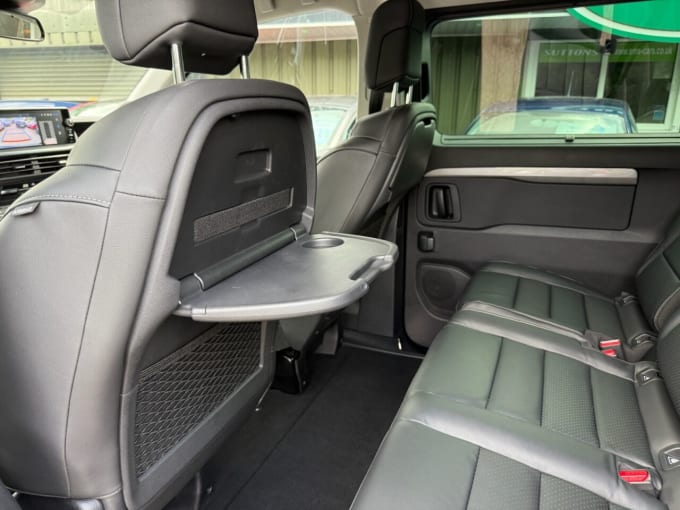 2025 Peugeot E- Traveller