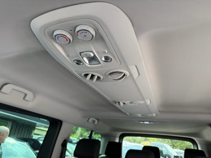 2025 Peugeot E- Traveller