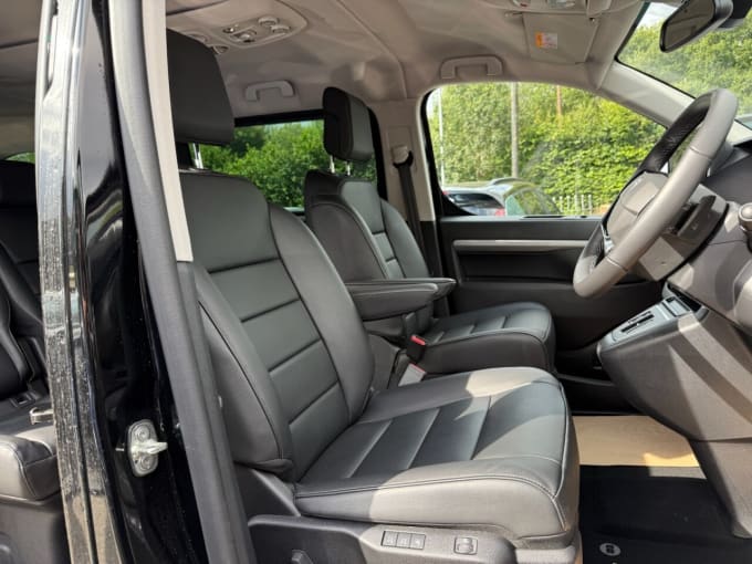 2025 Peugeot E- Traveller