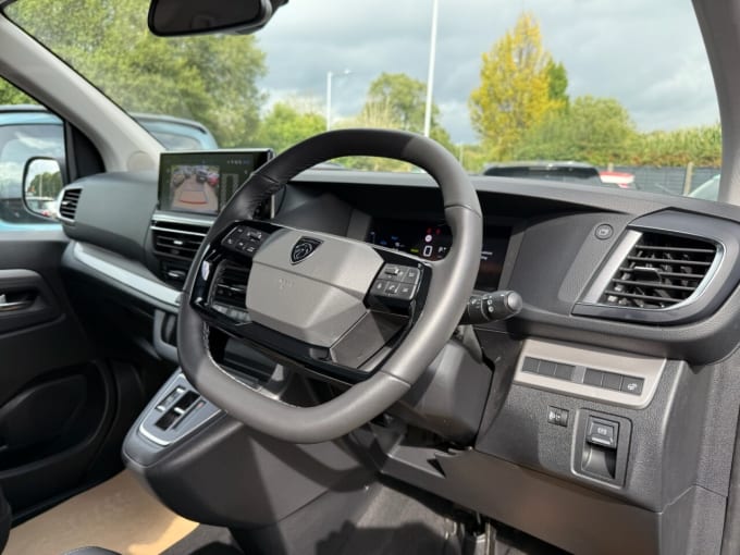 2025 Peugeot E- Traveller