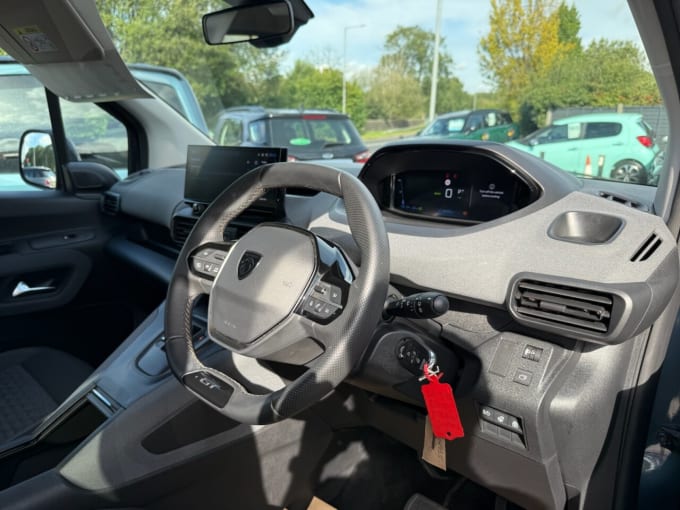 2025 Peugeot E-rifter