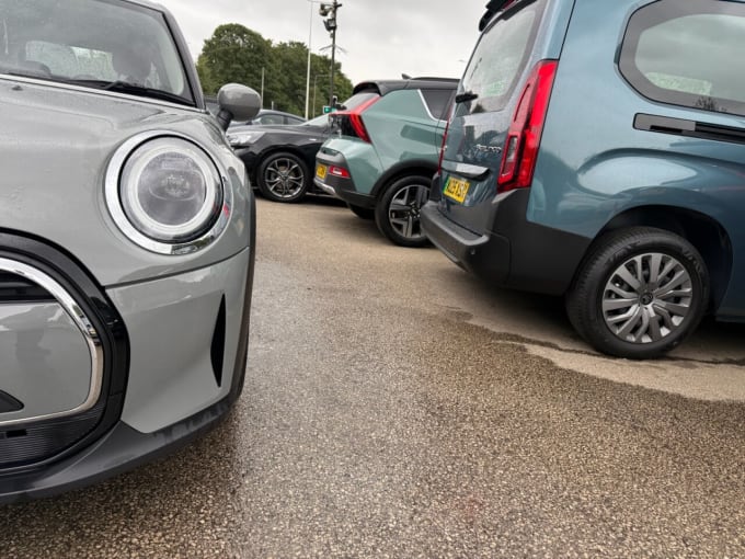 2025 Mini Hatch