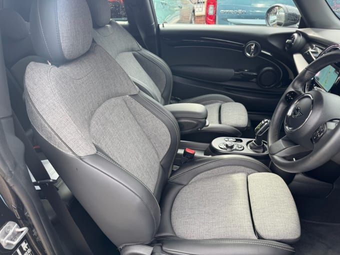 2025 Mini Electric Hatch