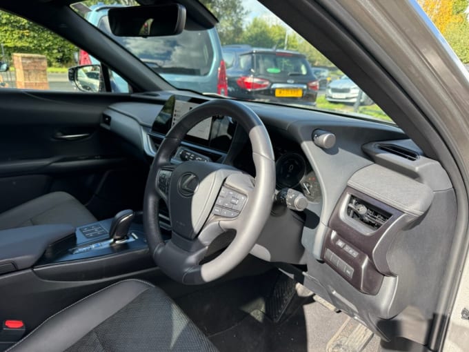 2025 Lexus Ux