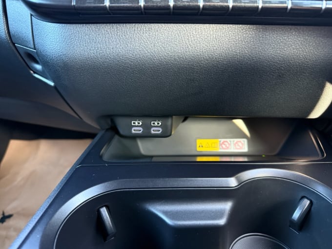 2025 Lexus Ux