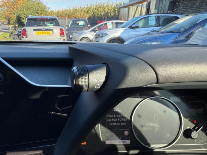 2025 Lexus Ux