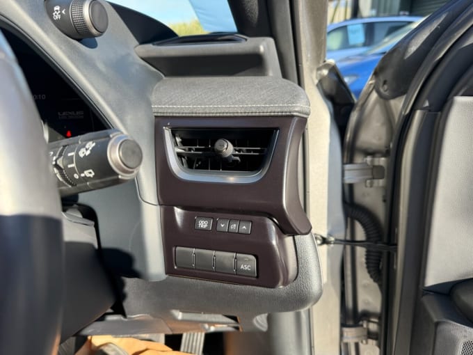 2025 Lexus Ux