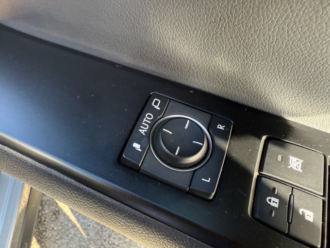 2025 Lexus Ux