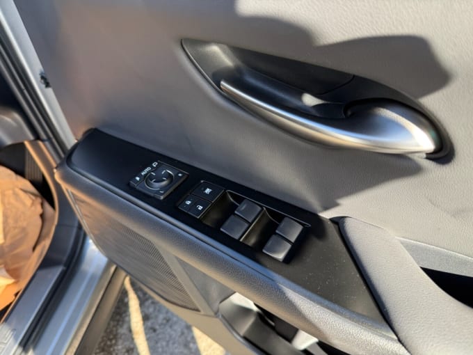 2025 Lexus Ux