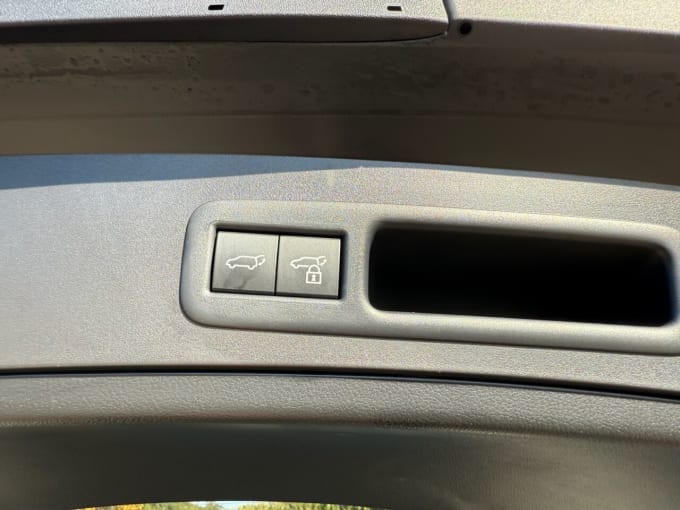2025 Lexus Ux