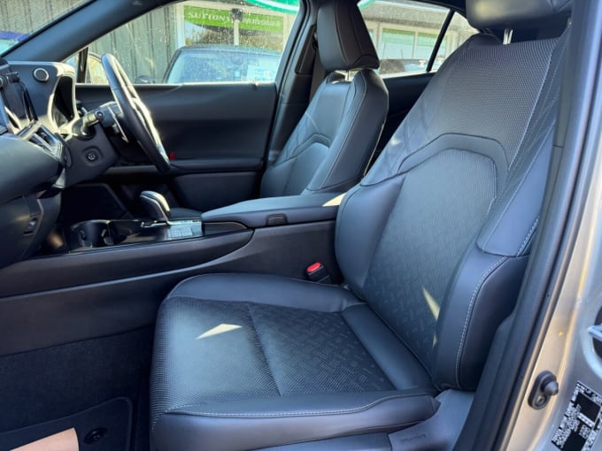 2025 Lexus Ux