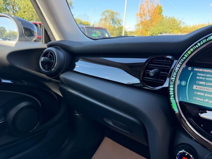 2023 Mini Electric Hatch